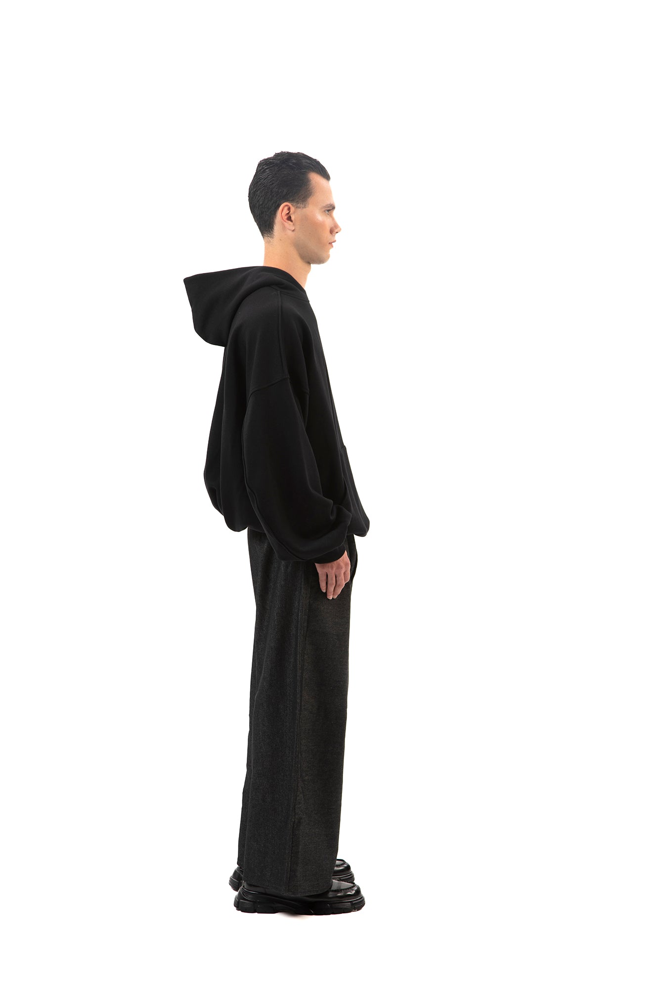SWEAT À CAPUCHE NOIR URCO